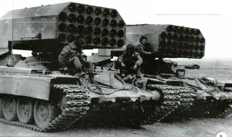 Опытные образцы ТОС1 в Афганистане 1989 год Она включает оптический прицел - фото 4