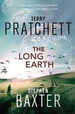 Terry Pratchett The Long Earth обложка книги