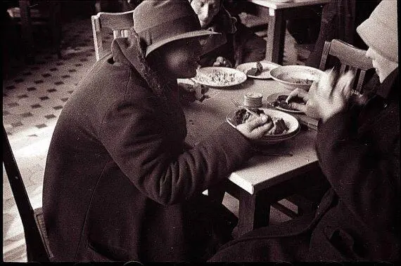 Александр Родченко Фабрикакухня 1931 г Ее наверняка и сейчас тянет в - фото 8
