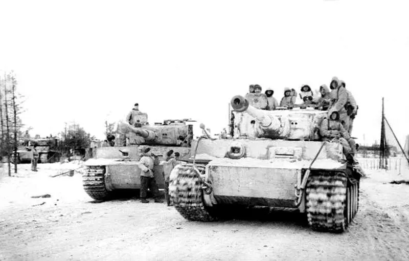 Танки Тигр с десантом пехоты под Витебском январьфевраль 1944 г Тяжелые - фото 30