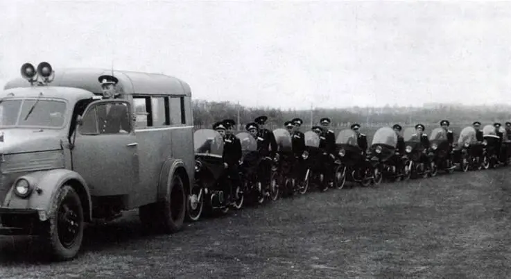 1960 Основным оперативным видом транспорта ОРУД в 60х годах оставался мотоцикл - фото 7