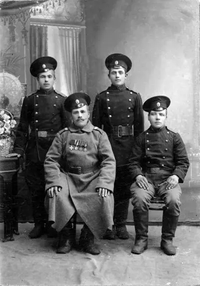 Рядовые конечно же салаги новобранцы А вот унтер у них заслуженный - фото 6