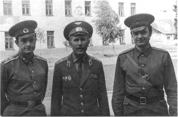 На стажировке в Витебской воздушнодесантной дивизии Делегация ЦК КПСС в - фото 52