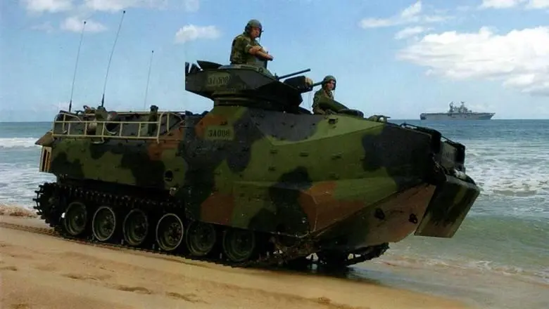AAVP7A1 во время учений на Гавайских островах Июль 2005 года Перспективы Для - фото 6