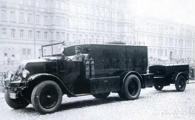 1933 Ленинградский рукавный ход на базе грузового автомобиля Рено 1930 - фото 5