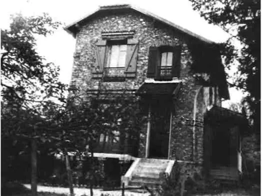 Севр Фасад дома Шмелевых на Соловьиной улице 19291934 Лагерь располагался - фото 10