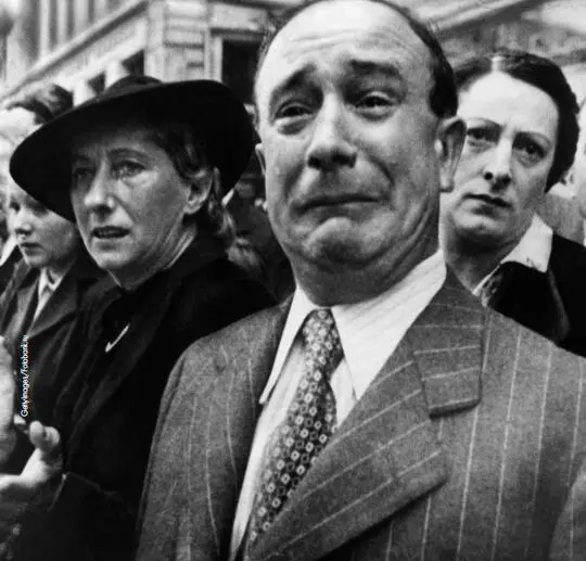 Немецкие войска входят в Париж 14 июня 1940 г Ковентри после воздушного - фото 25
