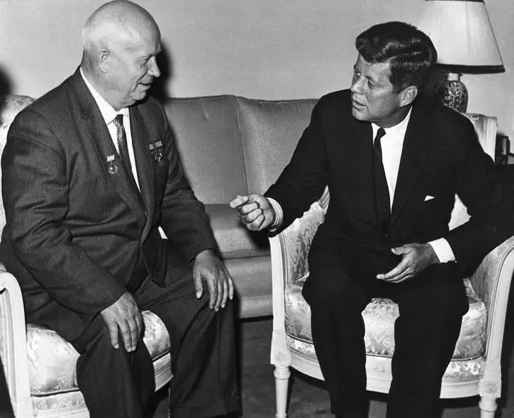 Встреча Кеннеди и Никиты Хрущева Вена июнь 1961 г Хрущев как и ожидалось - фото 18