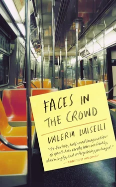 Valeria Luiselli Faces in the Crowd обложка книги