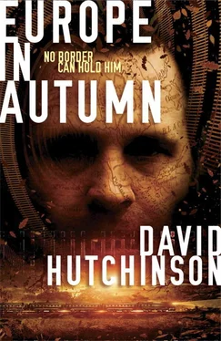 Dave Hutchinson Europe in Autumn обложка книги