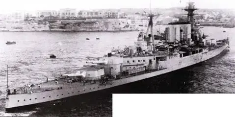 Еще одна фотография Худа в ГрандХарборе Валетта Мальта конец 30х годов - фото 75