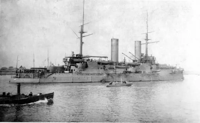 Слава в Средиземном море На фото внизу Слава входит в Бизерту - фото 71