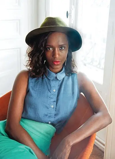 Caroline de Maigret Model Fatou NDiaye У Парижа есть то что восхищает - фото 32