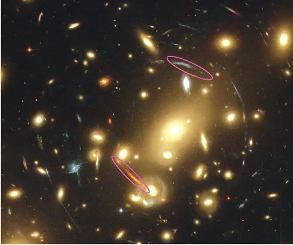 Fig 243 Dark matter in the galaxy cluster Abell 2218 gravitationally lenses - фото 201