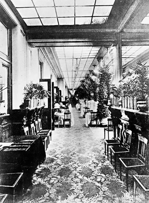 Боковая галерея обеденного зала ресторана Медведь Фото 1898 года К - фото 16