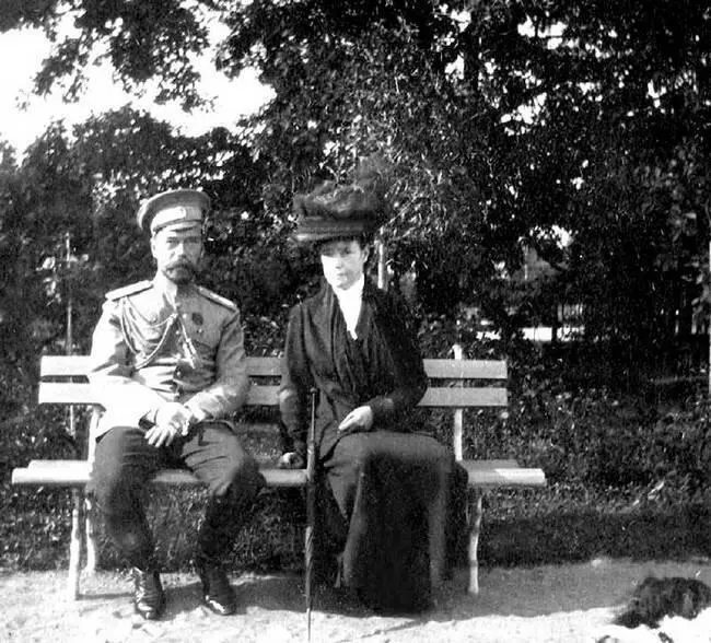 Император Николай II и вдовствующая императрица Мария Федоровна 1914 год - фото 6