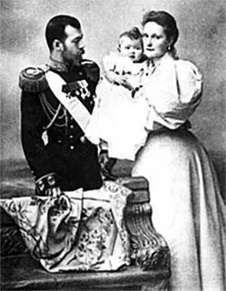 Родители с Ольгой 1896 г Александра Федоровна с Ольгой Императрица - фото 188