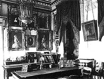 Мемориальный кабинет Александра II в Зимнем дворце В ноябре 1913 г 40 чел - фото 514