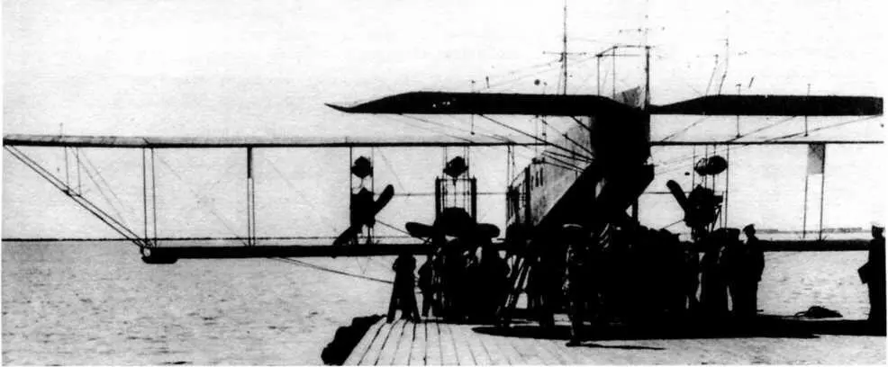 Гидроаэроплан на спуске Либава май 1914 года Слух о том что Лавров - фото 42