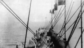 Вверху и справа на крейсере Россия после вступления в строй 18971898 гг - фото 95