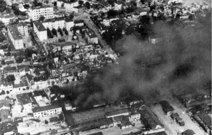 Горящий Воронеж снятый с немецкого самолета июль 1942 г В ночь на 3 июля - фото 8