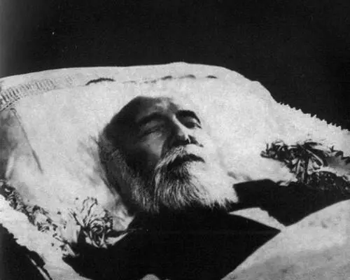 Похороны Федора Сологуба Федор Сологуб ОСНОВНЫЕ ДАТЫ ЖИЗНИ И ТВОРЧ - фото 26