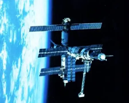 23 марта 2001 года завершился беспрецедентный эксперимент по сооружению и - фото 8