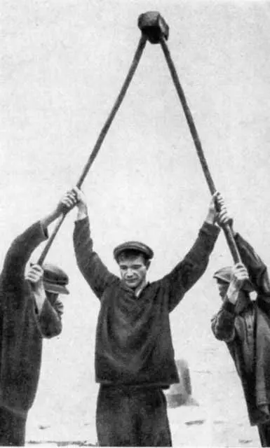 Первые годы Советской власти Двигатель в одну лошадиную силу и ручной труд - фото 13