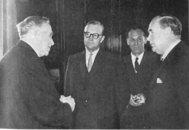 1959 год Вручение И П Бардину почетной медали Бринелля И П Бардин - фото 33