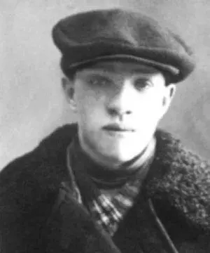 А Шаров в 17 лет Фото 25 марта 1930 г Из архива ЕА Стояновой Александр - фото 361