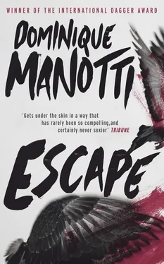 Dominique Manotti Escape обложка книги