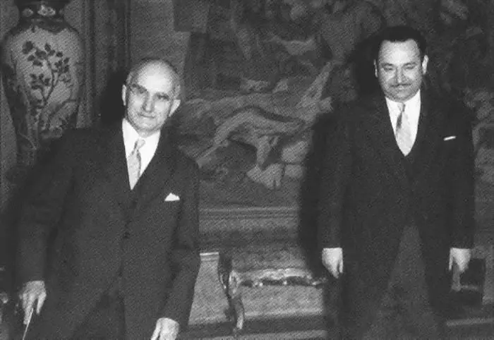 Посол КостаРики на приеме у президента Италии Луиджи Эйнауди 14 мая 1953 г - фото 41