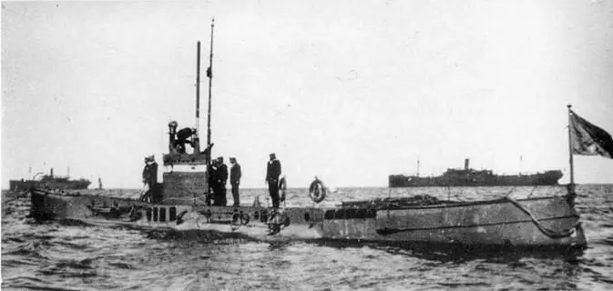 Подводная лодка Окунь во время спуска на воду 31 августа 1904 г и в Биорке - фото 100