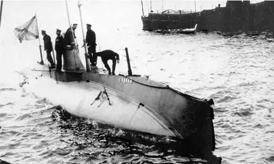 Судак в Севастополе после подъема ЭПРОНОМ 1930е гг Подводная лодка - фото 139