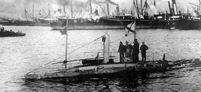 Дельфин на испытаниях Лето 1904 г Дельфин на испытаниях вверху и - фото 75