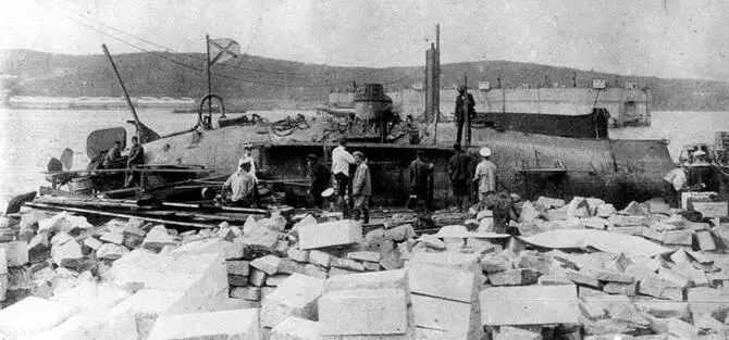 Дельфин после подъема Лето 1905 г Касатка на испытаниях Октябрь 1904 - фото 85