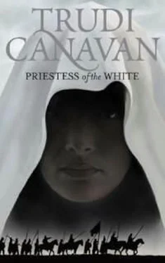 Trudi Canavan Priestess of the White обложка книги