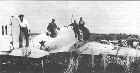 Румыны позируют на захваченном Р10 Лето 1941 г В войсках Первой на - фото 19