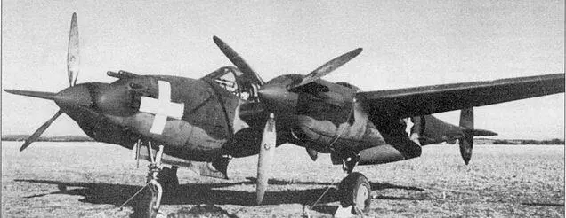 Этот P38D из 1st PG пи учениях в Луизиане конца 1941 г действовал па стороне - фото 37