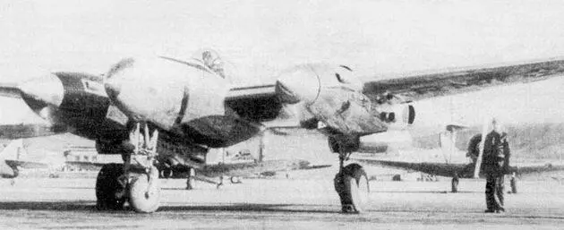 Лейтенант Келси выруливает на ХР38 РайтФилд 11 февраля 1939 г Внутренние - фото 5