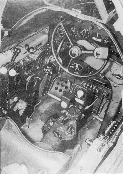 Кабина Р38Е окрашивалась в цвет AAF Interior Green FS 34151 приборная доска - фото 51