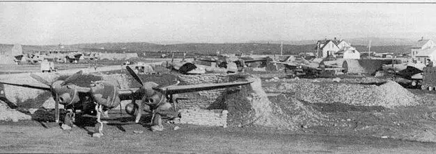 P38F из 14й истребительной авиагруппы аэродром Кефлавик Исландия июль 1942 - фото 53