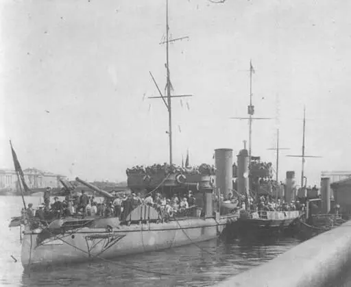 Эскадренный миноносец Сладков в Неве Опытовое судно Конструктор 1943 г - фото 97