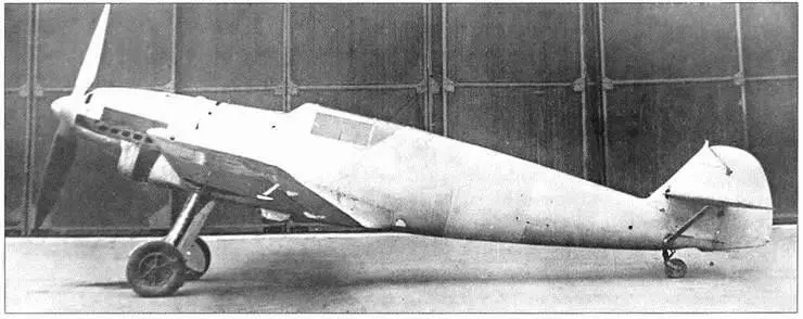 Еще один испанский трофей Bf 109B из Легиона Кондор Вместе с тем - фото 105