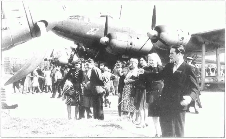 В июне 1943 г в Центральном парке культуры и отдыха открылась выставка - фото 137