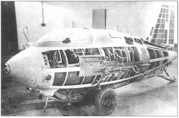 Там же в БНТ ЦАГИ находился и препарированный Me 163B Один экземпляр - фото 175