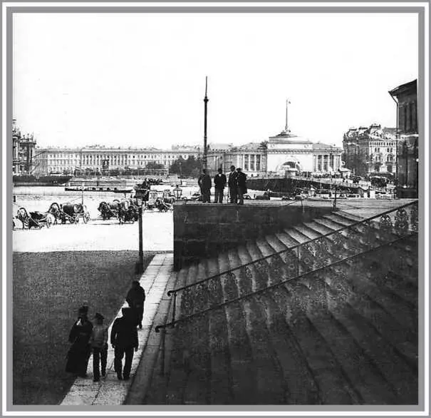 Биржевая площадь Фото 1910х годов Так что история всетаки учит если уж - фото 113