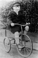 Norman Hecht as a boy Norman Hecht as a young man Ihave not spoken to my - фото 8