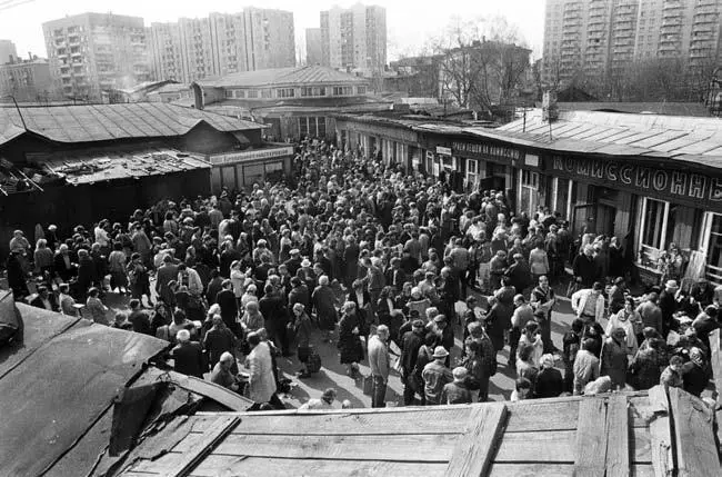 Тишинка может в толпе моя бабушка Оля Персонажи с Тишинки Продаётся - фото 53