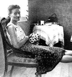 Ленинград 1948 г В первые же месяцы возвращения в Ленинград я мучилась тем - фото 8